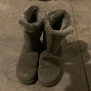Women’s Gray winter Boots Size 8